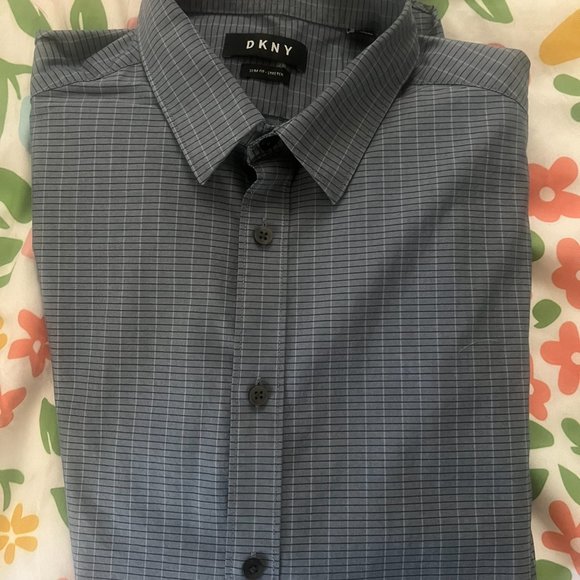 Collared Dress Shirt - Unique Pattern! // DKNY Men's Size L - Picture 7 of 7